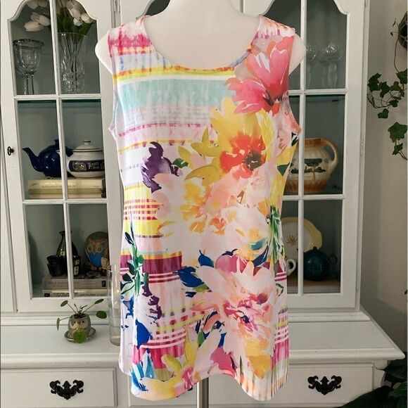 NWT CHRISTOPHER & BANKS sleeveless top - Picture 1 of 7